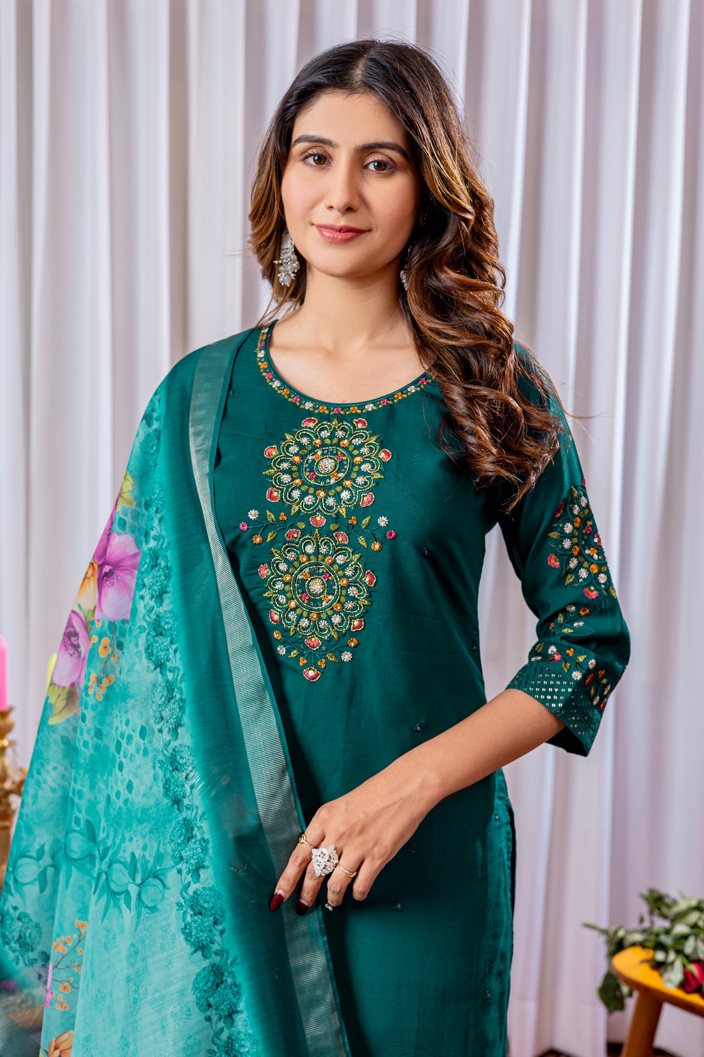 Elegant Green Viscose Silk Embroidered Kurta Set