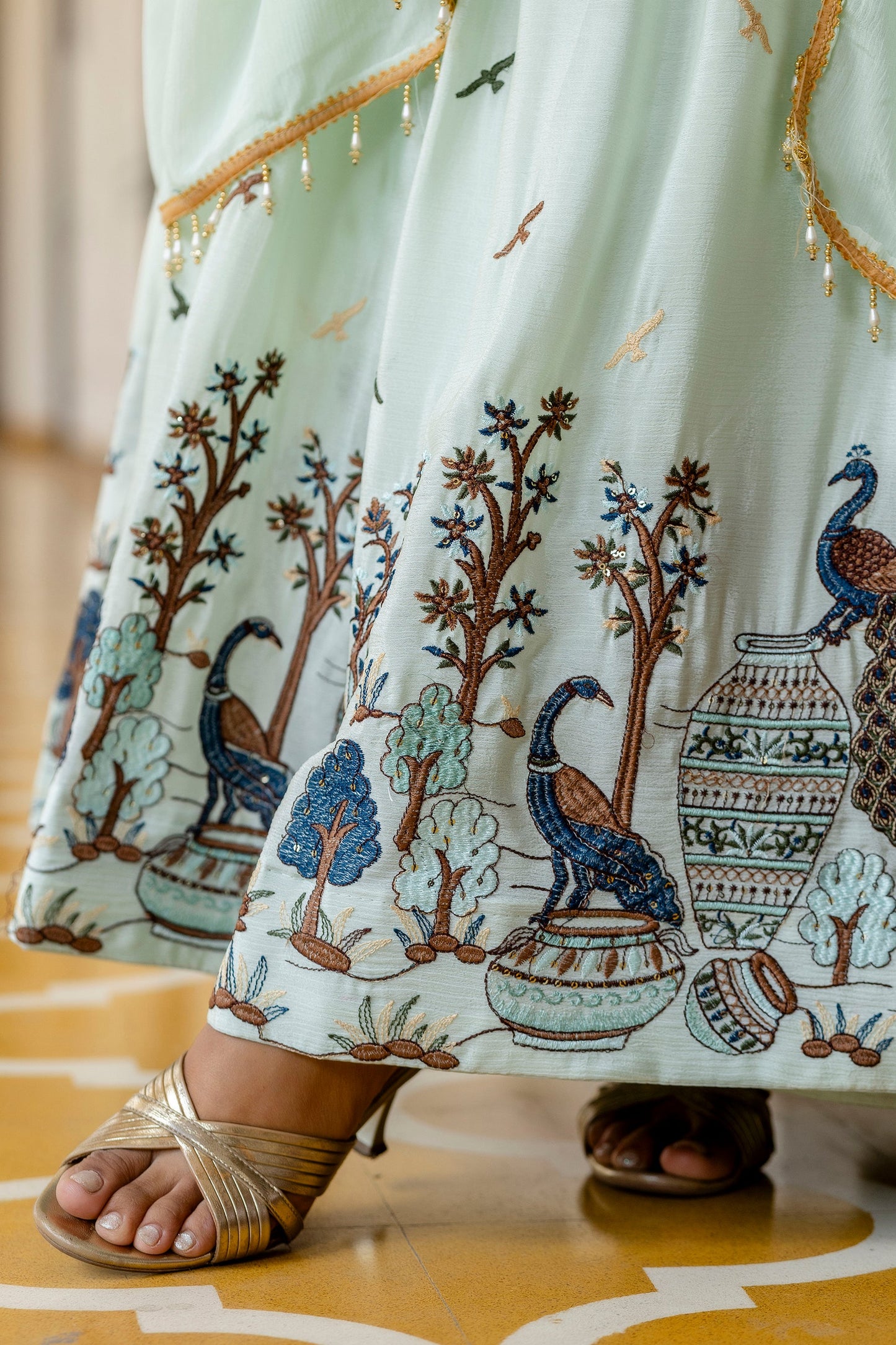 Pista Pearl Chinon Embroidered Suit Set