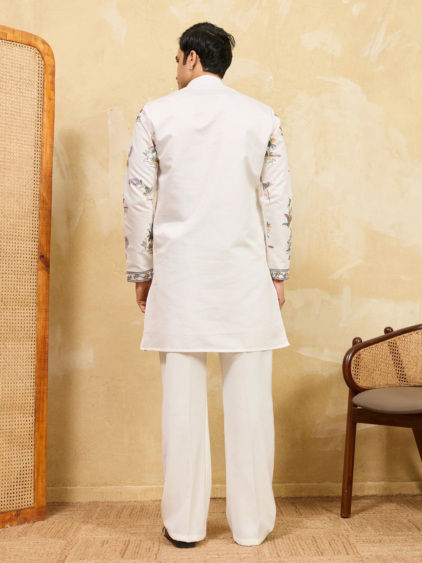Elegant Classic White Viscose Silk Kurta Set with Fine Thread Work