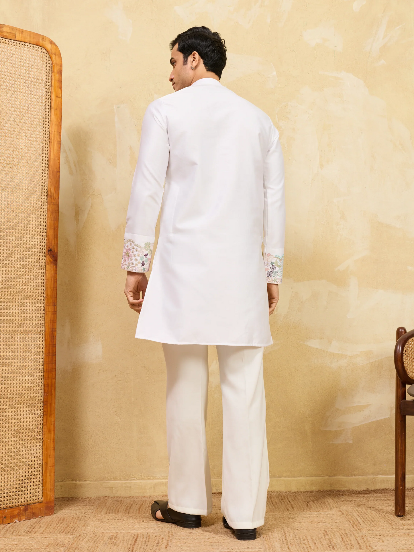 Elegant Classic White Thread Work Kurta And Pant Set For Festive Wear