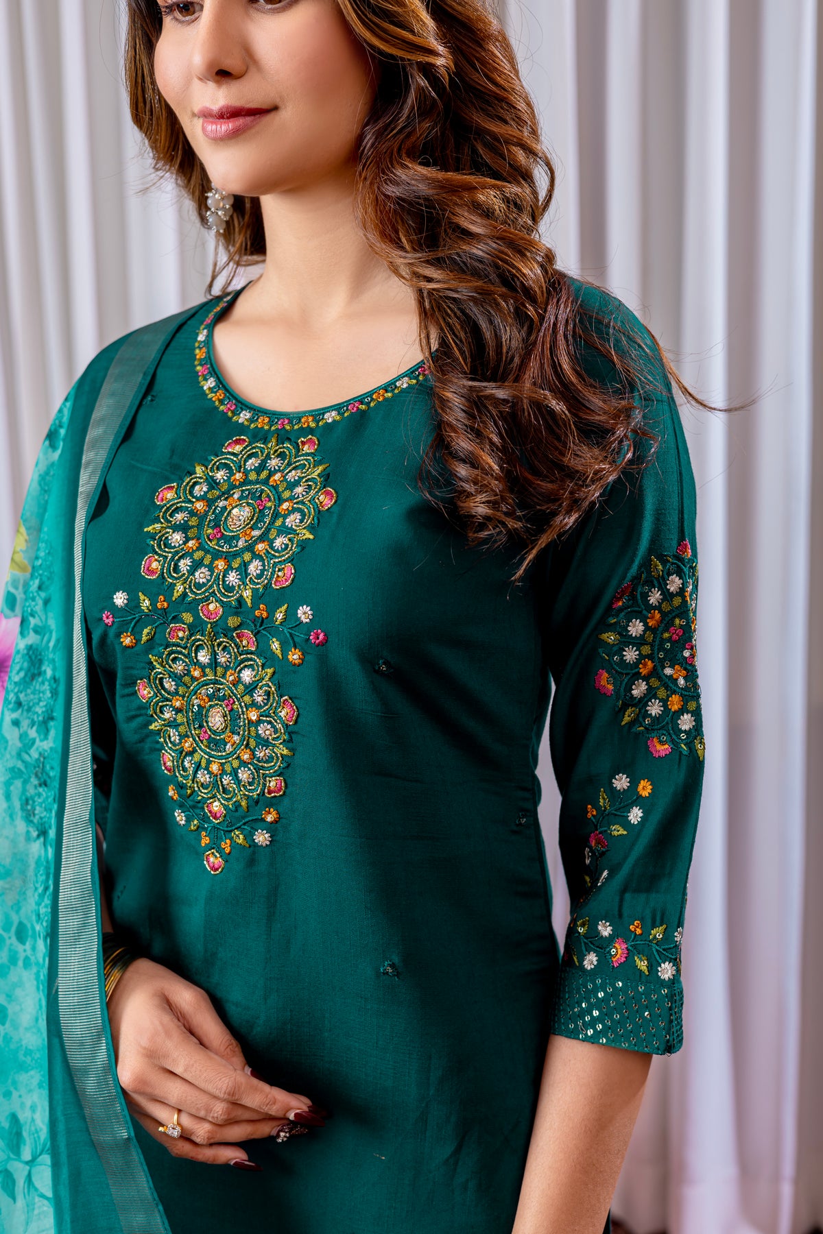 Elegant Green Viscose Silk Embroidered Kurta Set