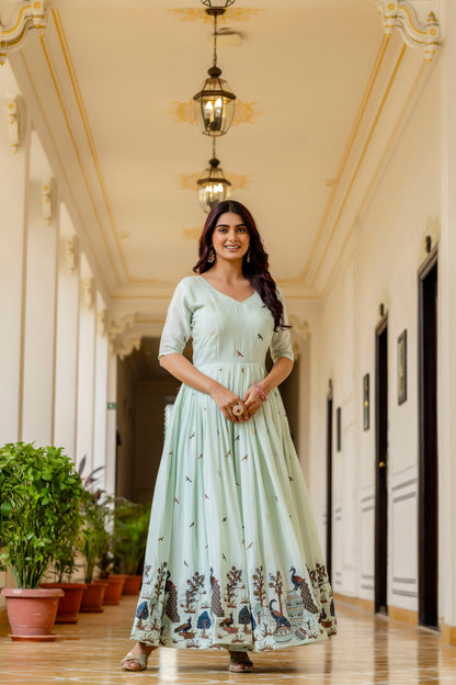 Pista Pearl Chinon Embroidered Suit Set