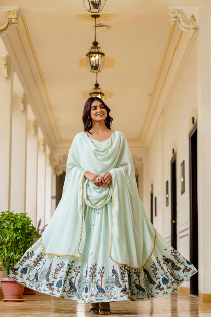 Pista Pearl Chinon Embroidered Suit Set