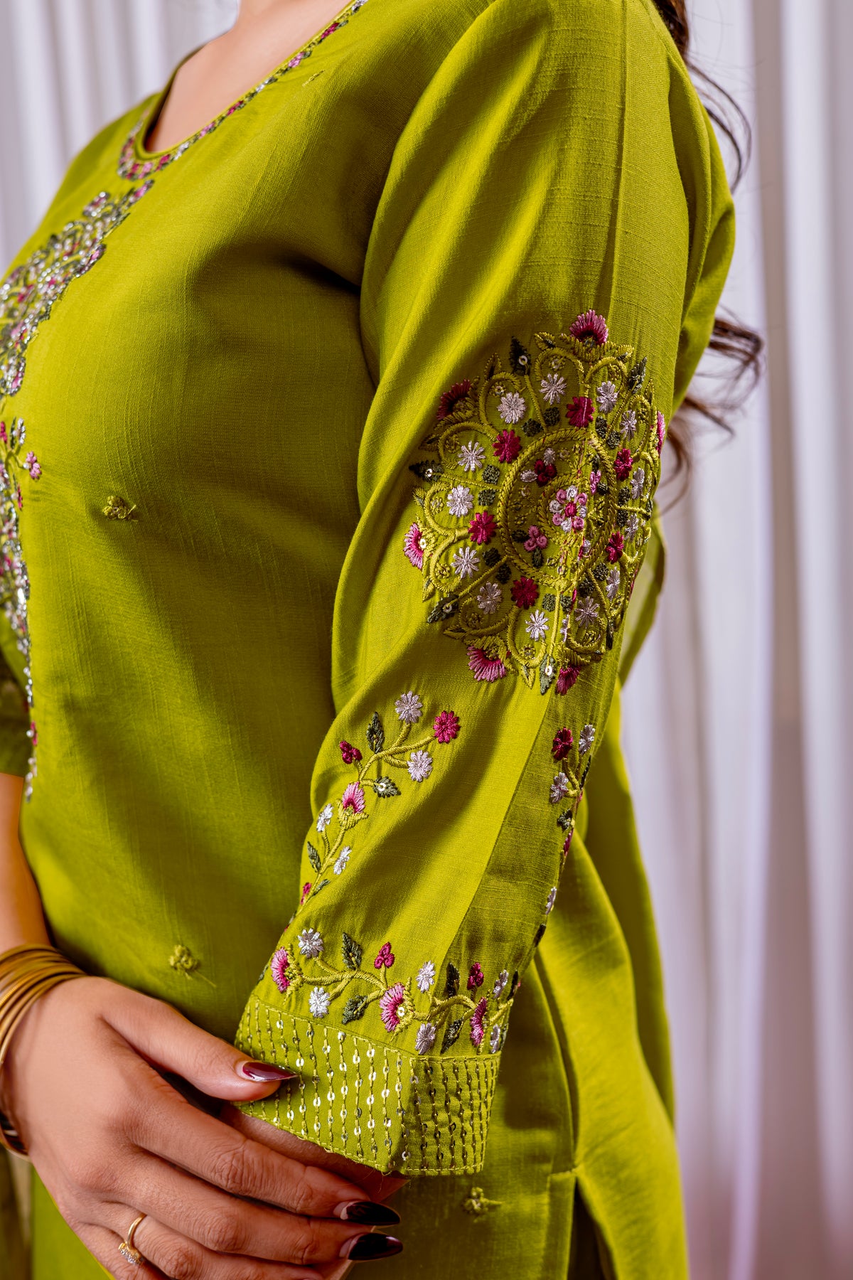 Elegant Parrot Green Viscose Silk Embroidered Kurta Set