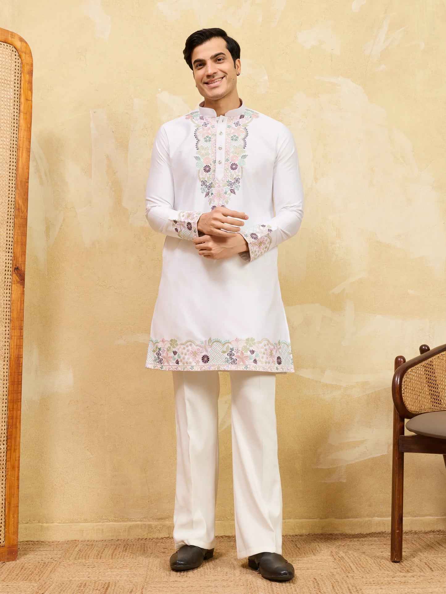 Elegant Classic White Thread Work Kurta And Pant Set For Festive Wear