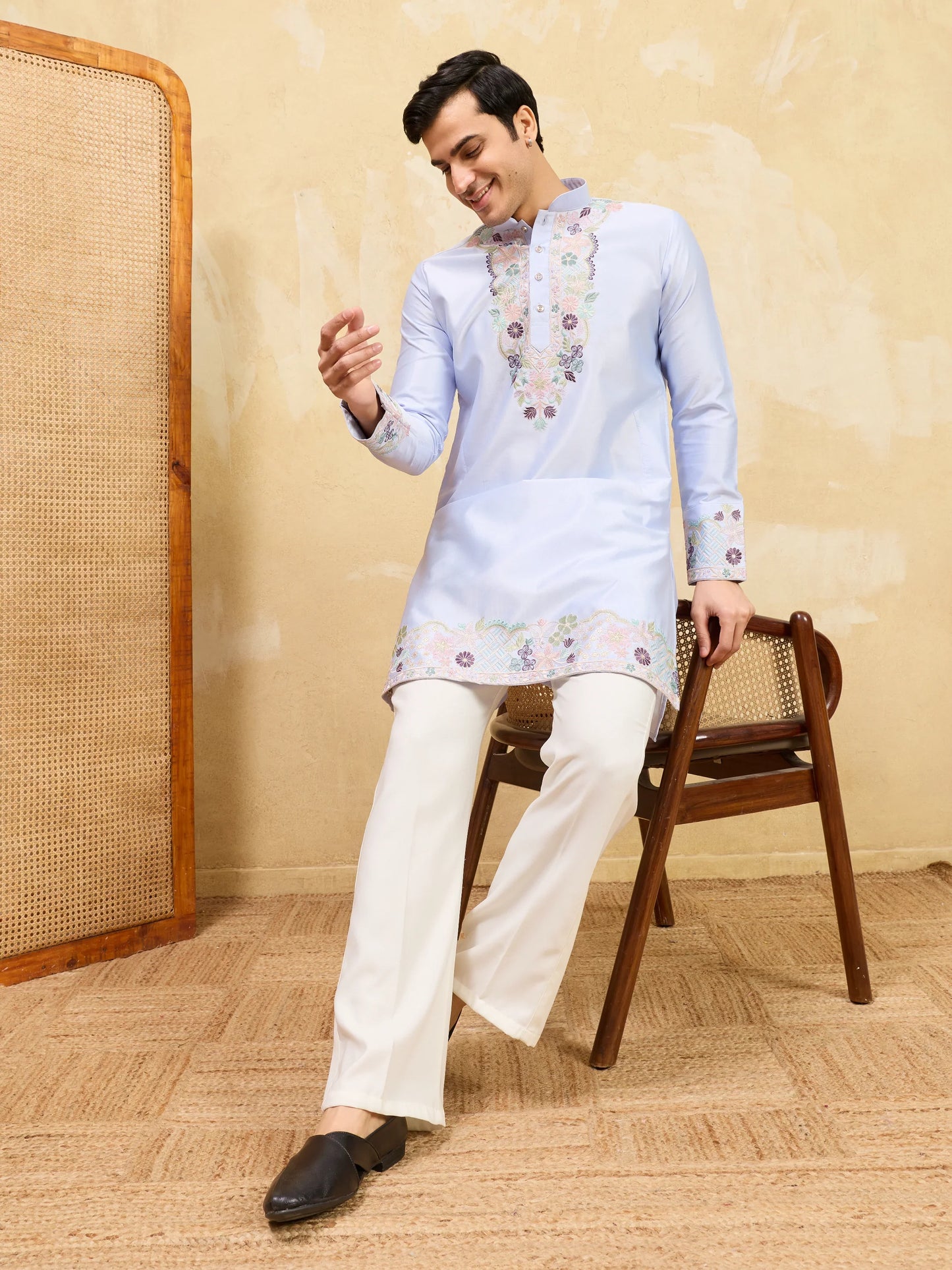 Elegant Elegant Sky Blue Kurta Pant Set With Fine Thread Detailing