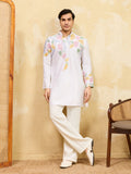 Elegant Elegant White Floral Embroidered Kurta Set for Men