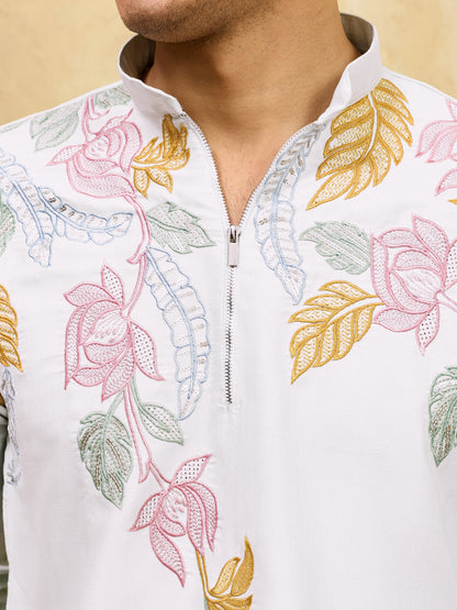 Elegant Elegant White Floral Embroidered Kurta Set for Men