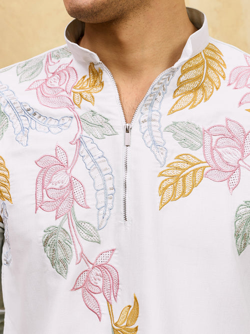 Elegant Elegant White Floral Embroidered Kurta Set for Men