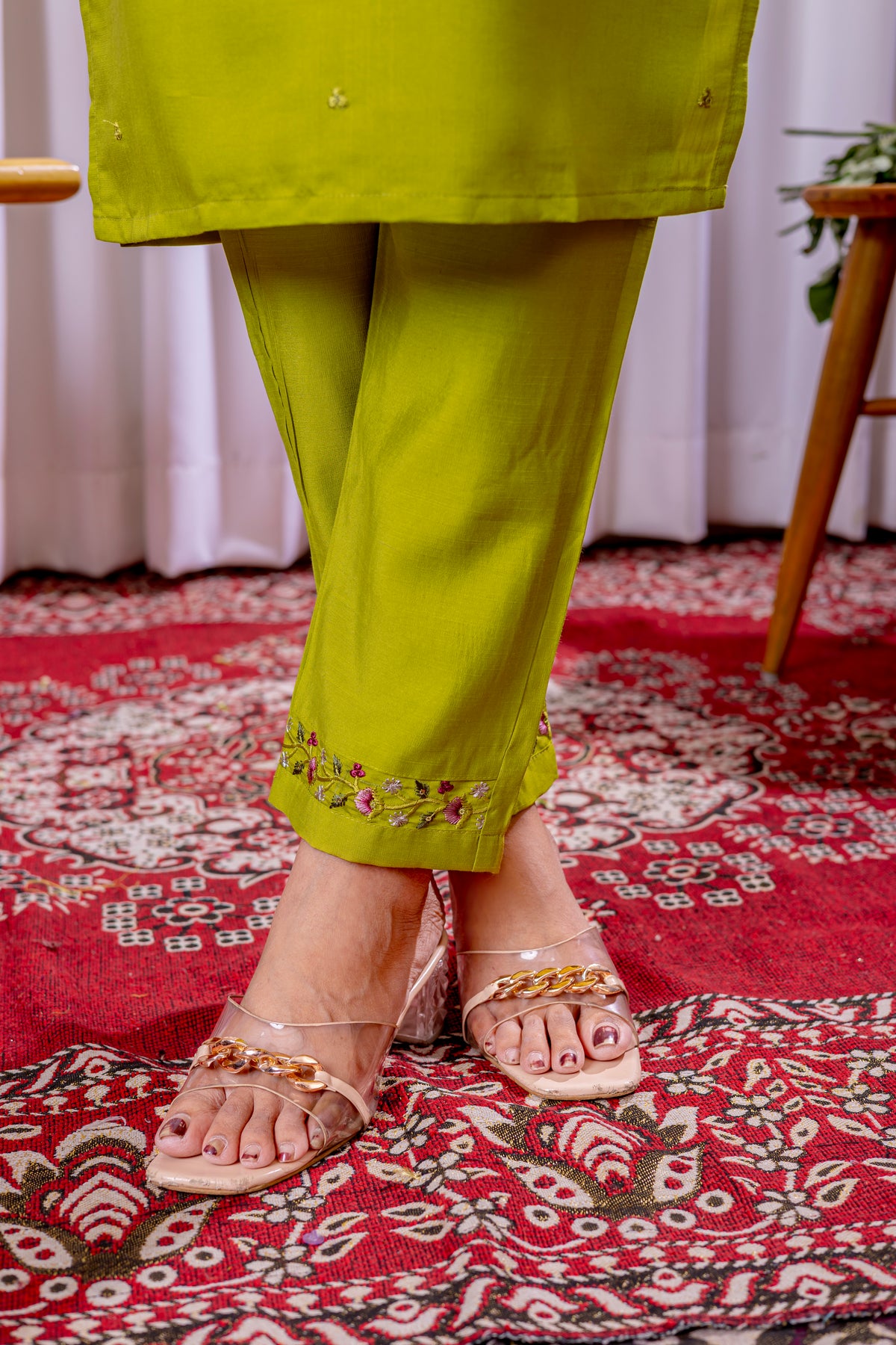 Elegant Parrot Green Viscose Silk Embroidered Kurta Set