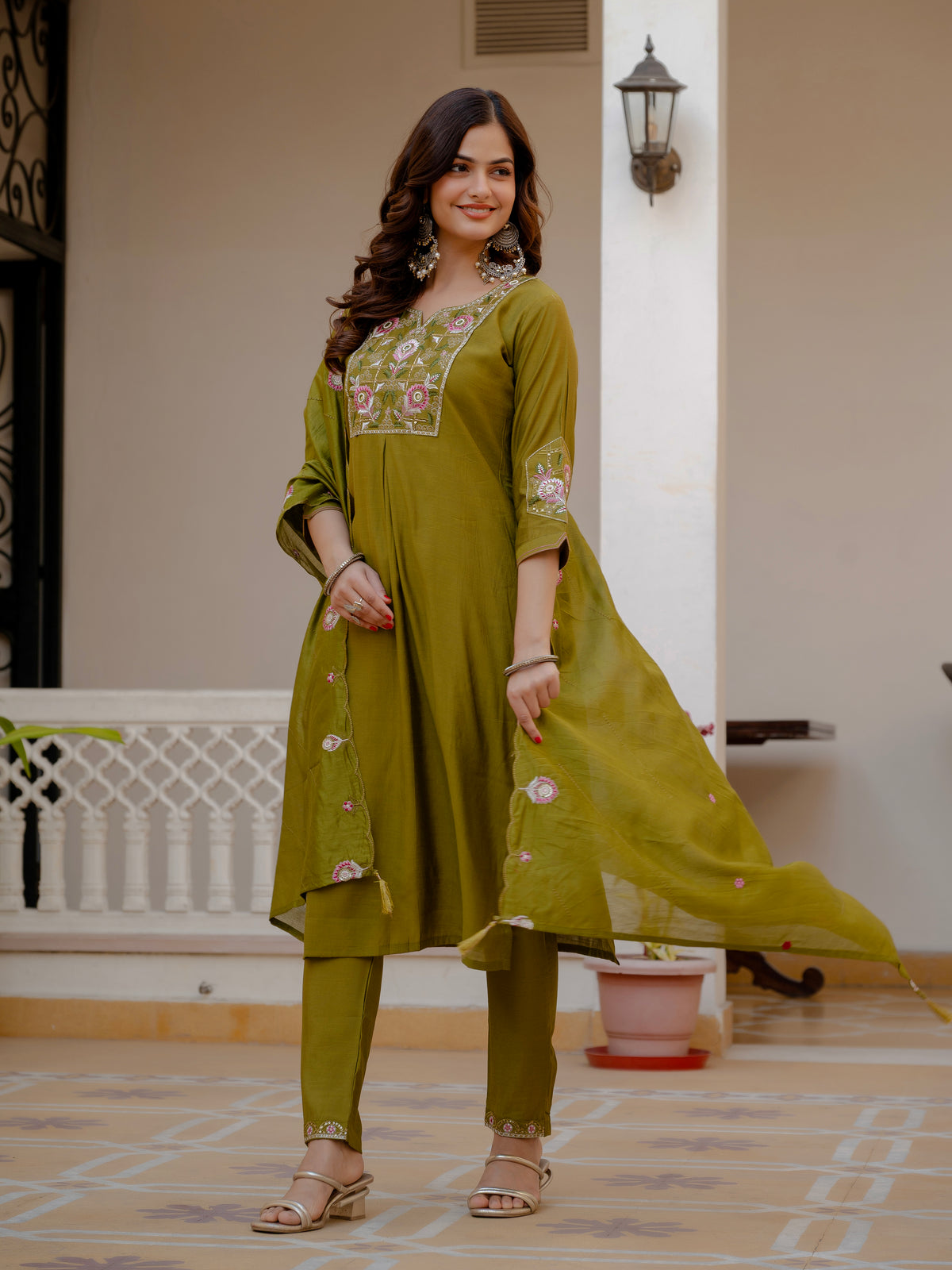 Mehndi Green Viscose Mango Silk Embroidered Kurti Set