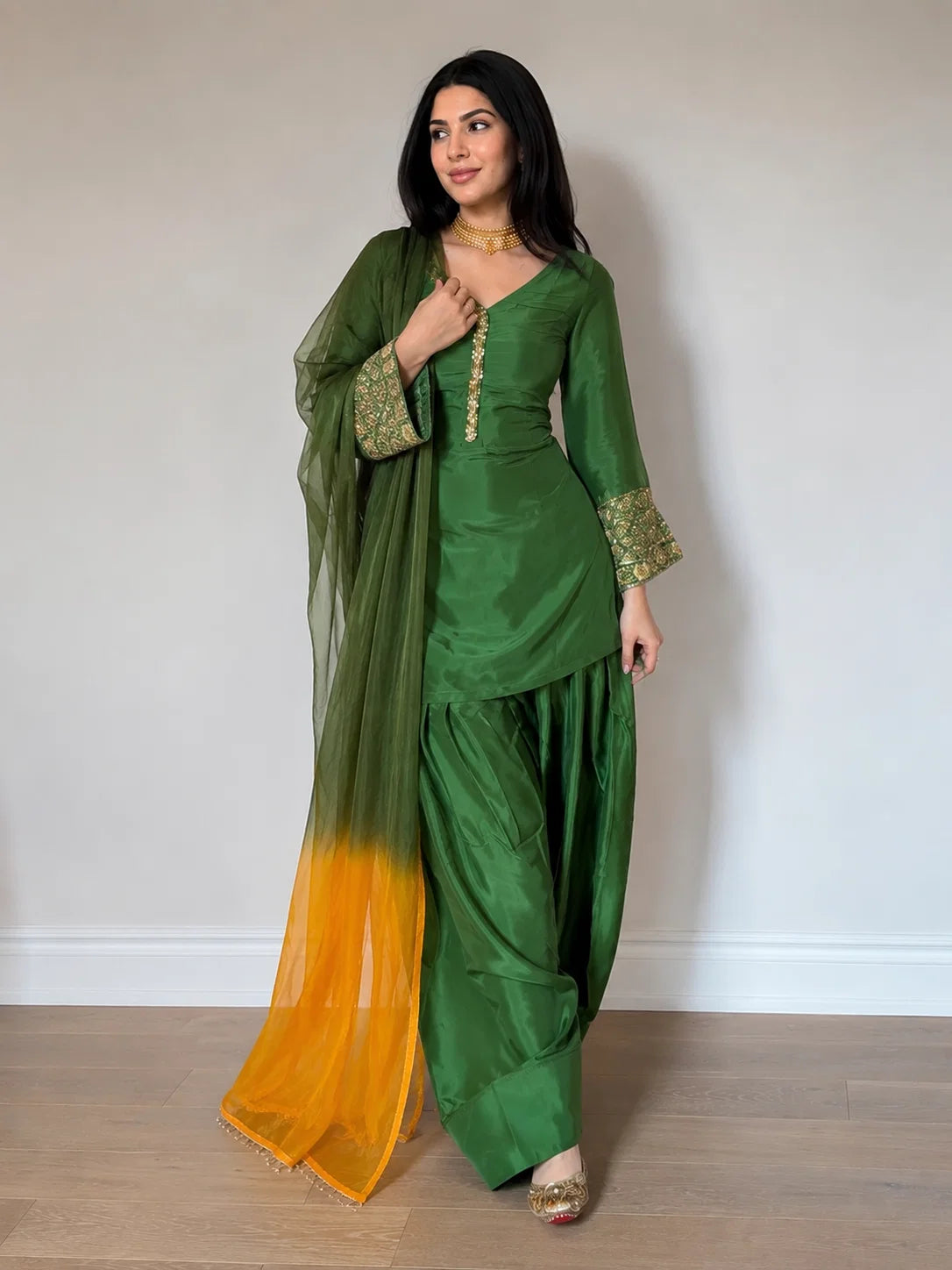 Emerald Green Embroidered Kurta Pant Set