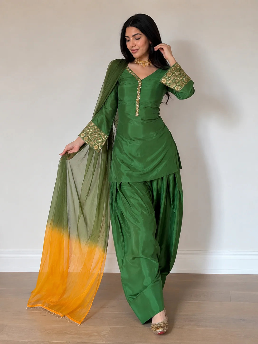 Emerald Green Embroidered Kurta Pant Set