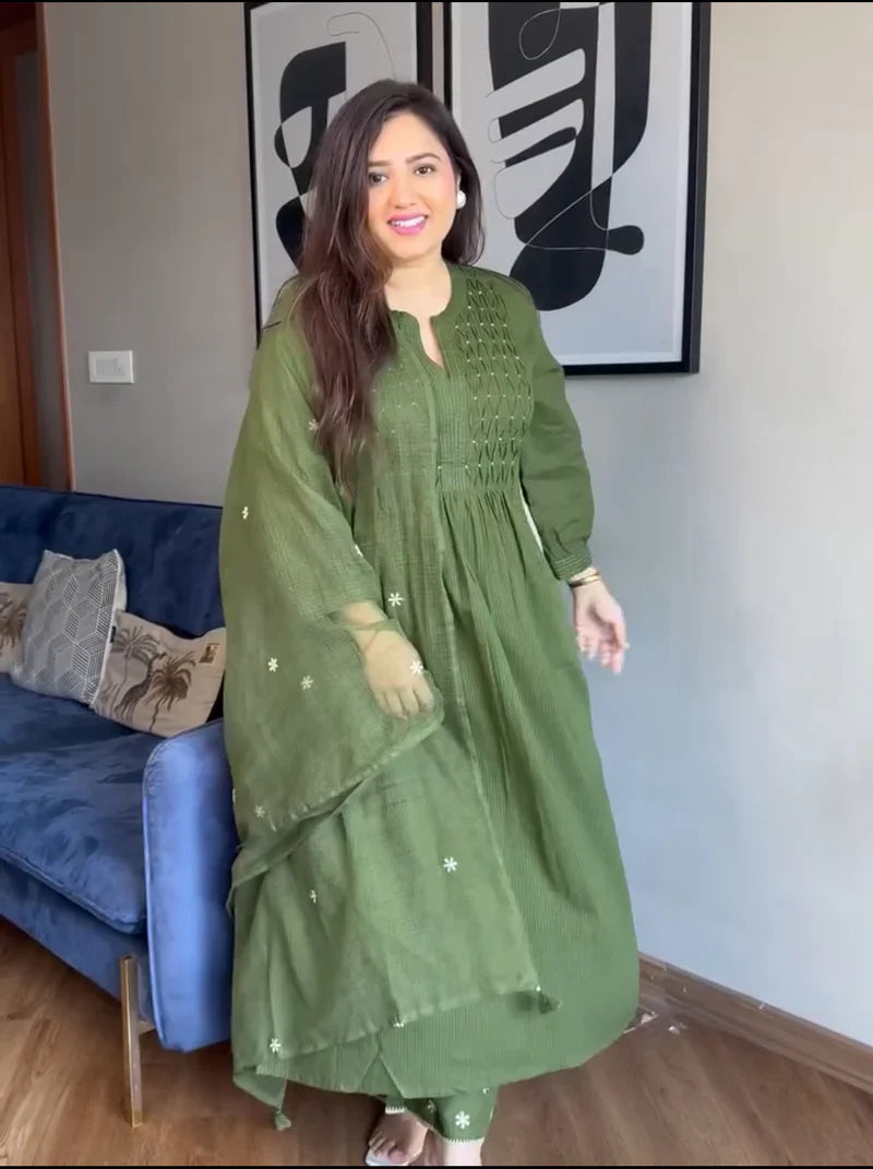 Elegant Green Pure Mul Cotton Embroidered Suit Set with Dupatta