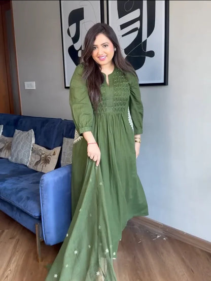 Elegant Green Pure Mul Cotton Embroidered Suit Set with Dupatta