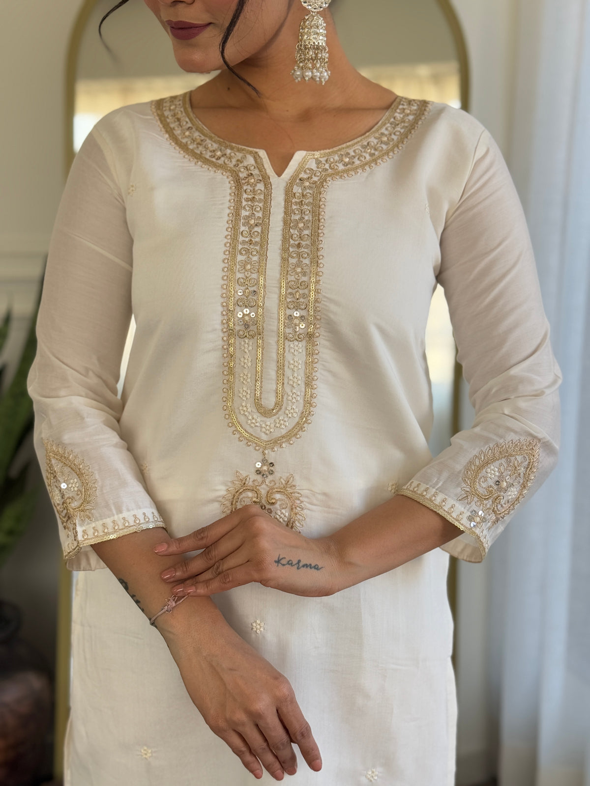 Off White Viscose Chanderi Embroidered Kurta Pant Dupatta Set