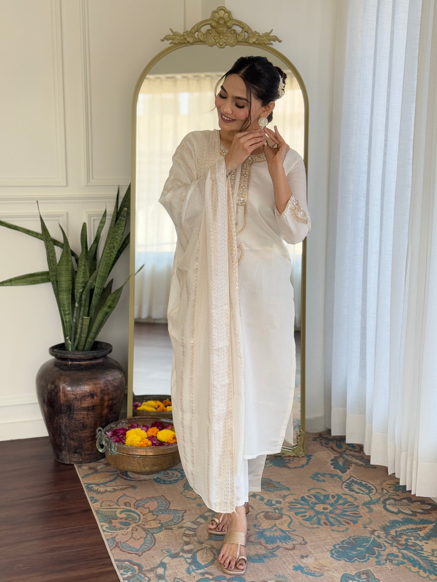 Off White Viscose Chanderi Embroidered Kurta Pant Dupatta Set