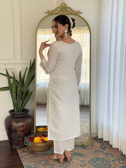 Off White Viscose Chanderi Embroidered Kurta Pant Dupatta Set