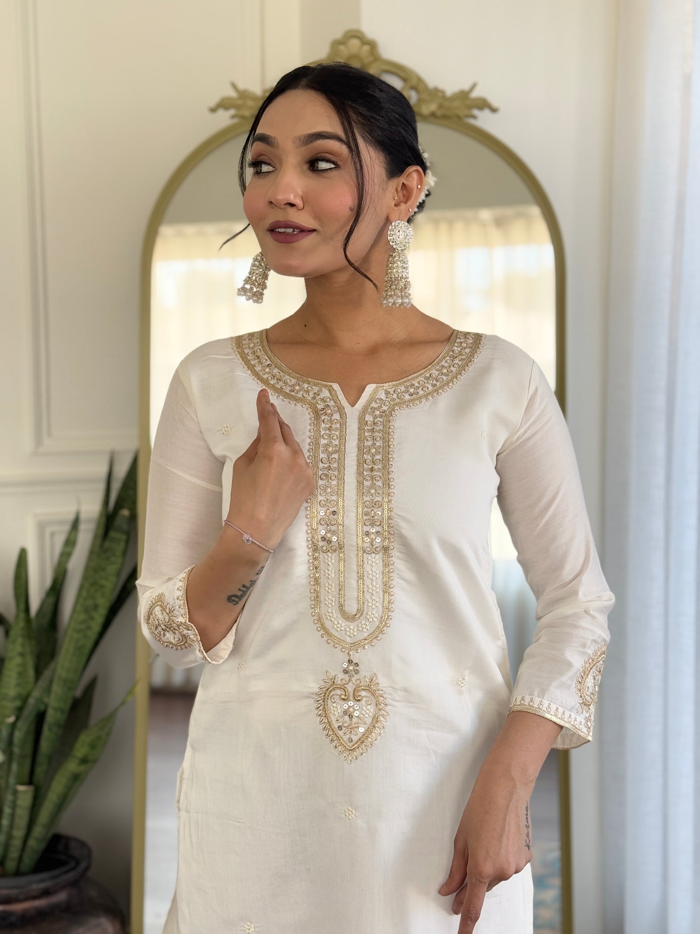Off White Viscose Chanderi Embroidered Kurta Pant Dupatta Set