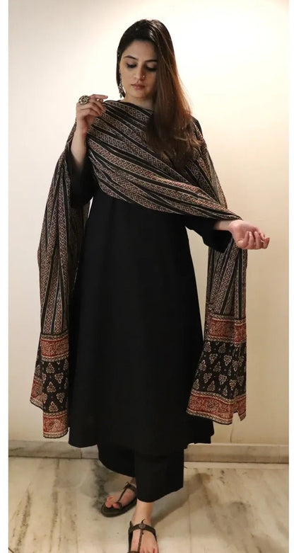 Black Printed Viscose Chanderi Kurta Set