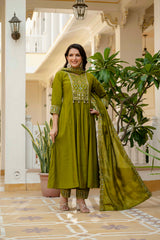 Mehndi Viscose Roman Silk Anarkali Kurti Pant Set