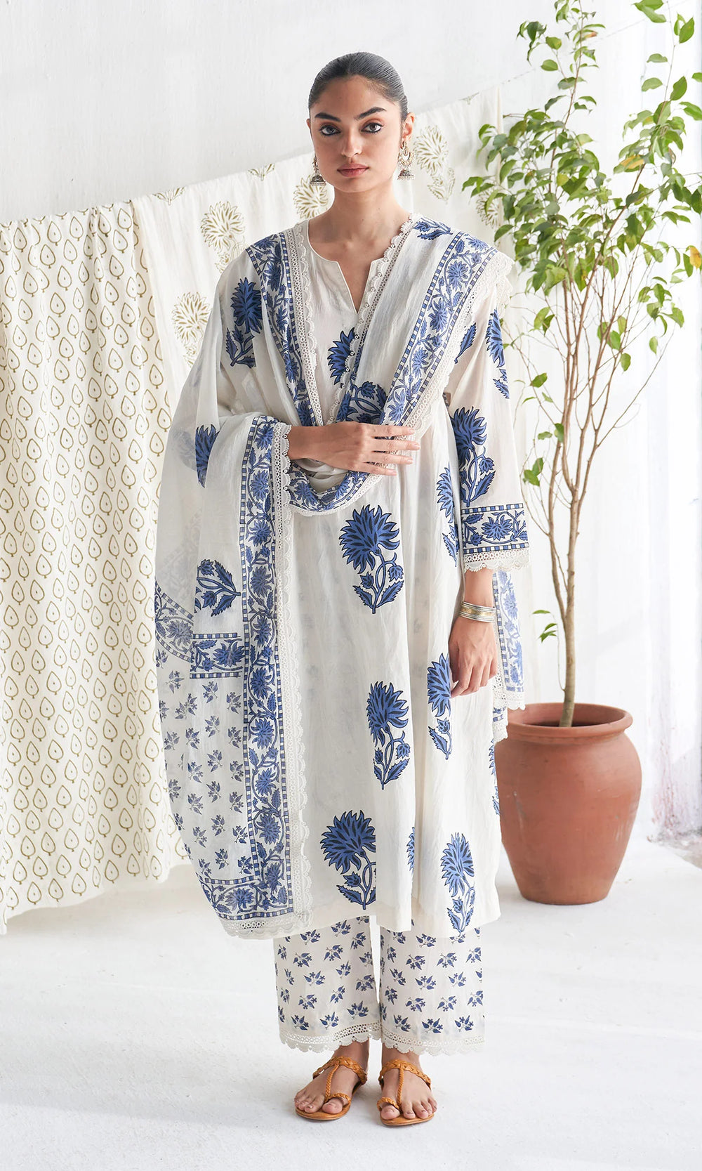 Anushka Kalamkari White & Blue Floral Print Pure Cotton Kurta Pant & Dupatta Set