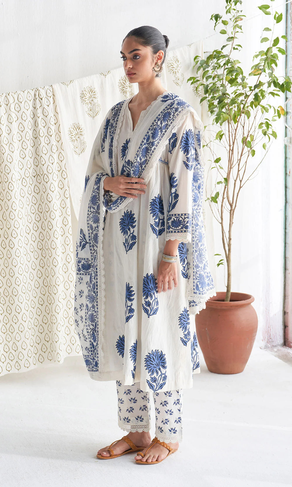 Anushka Kalamkari White & Blue Floral Print Pure Cotton Kurta Pant & Dupatta Set