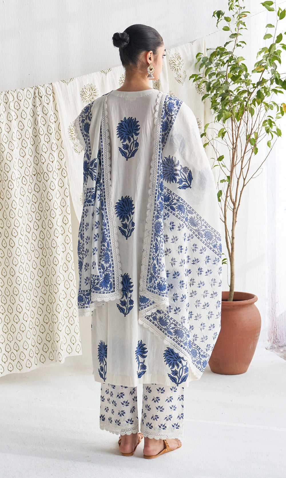 Anushka Kalamkari White & Blue Floral Print Pure Cotton Kurta Pant & Dupatta Set