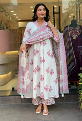 White Pink Floral Printed Kurti Pant Dupatta Set