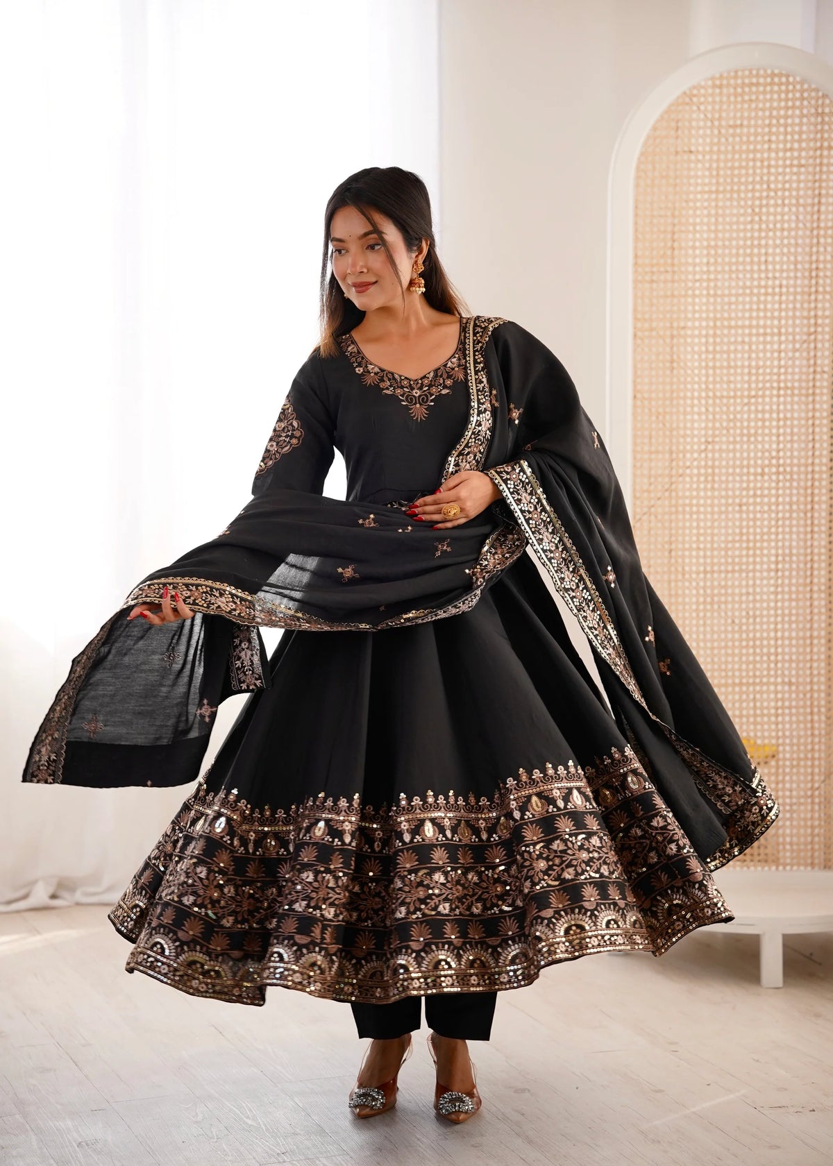 Black Embroidered Roman Silk Kurta Pant Set